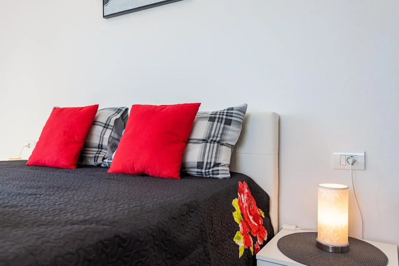 Apartment M****, New City Apartment + Parking Pula
