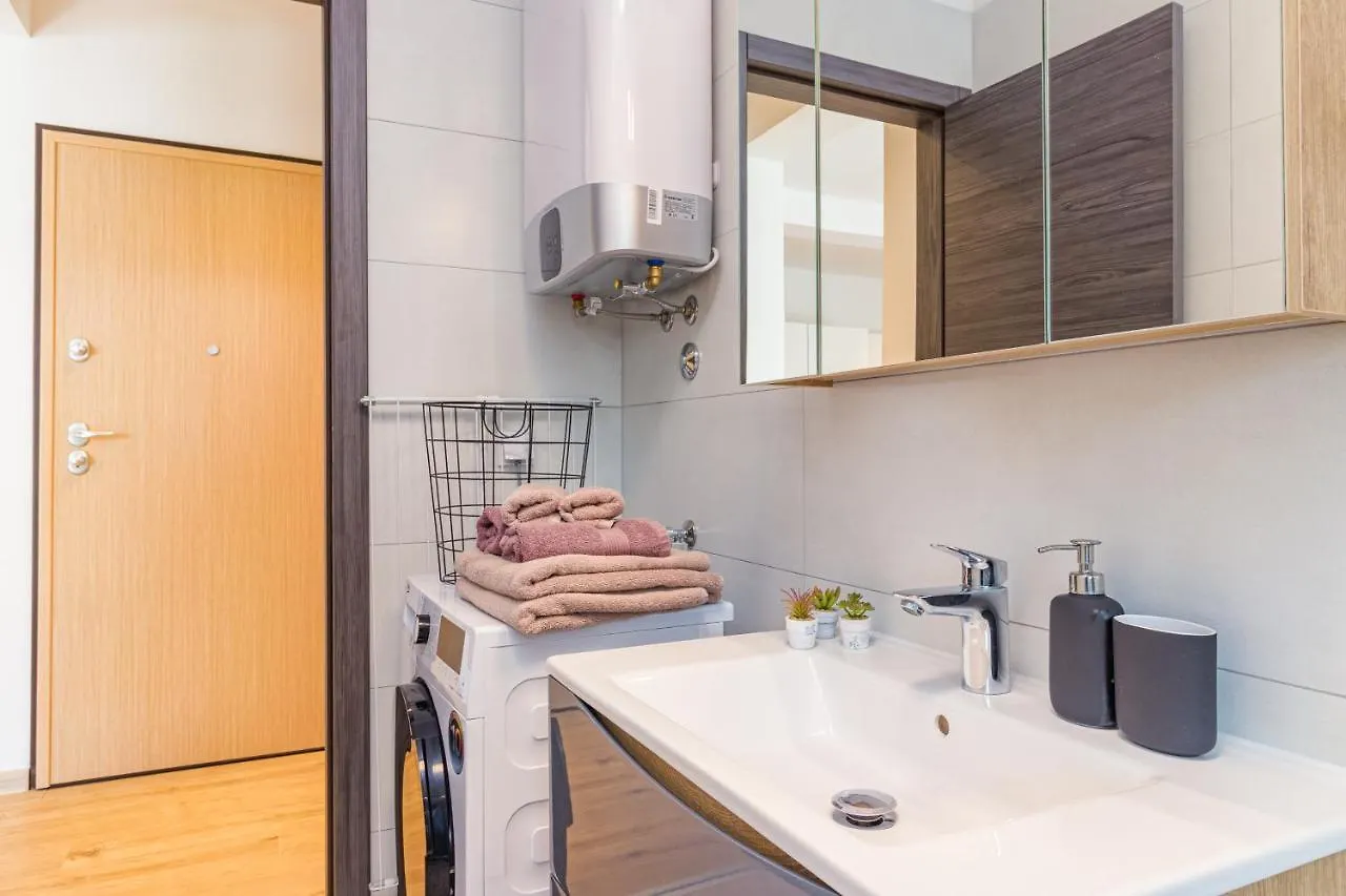 Apartment M****, New City Apartment + Parking Pula 0*,  Croatia