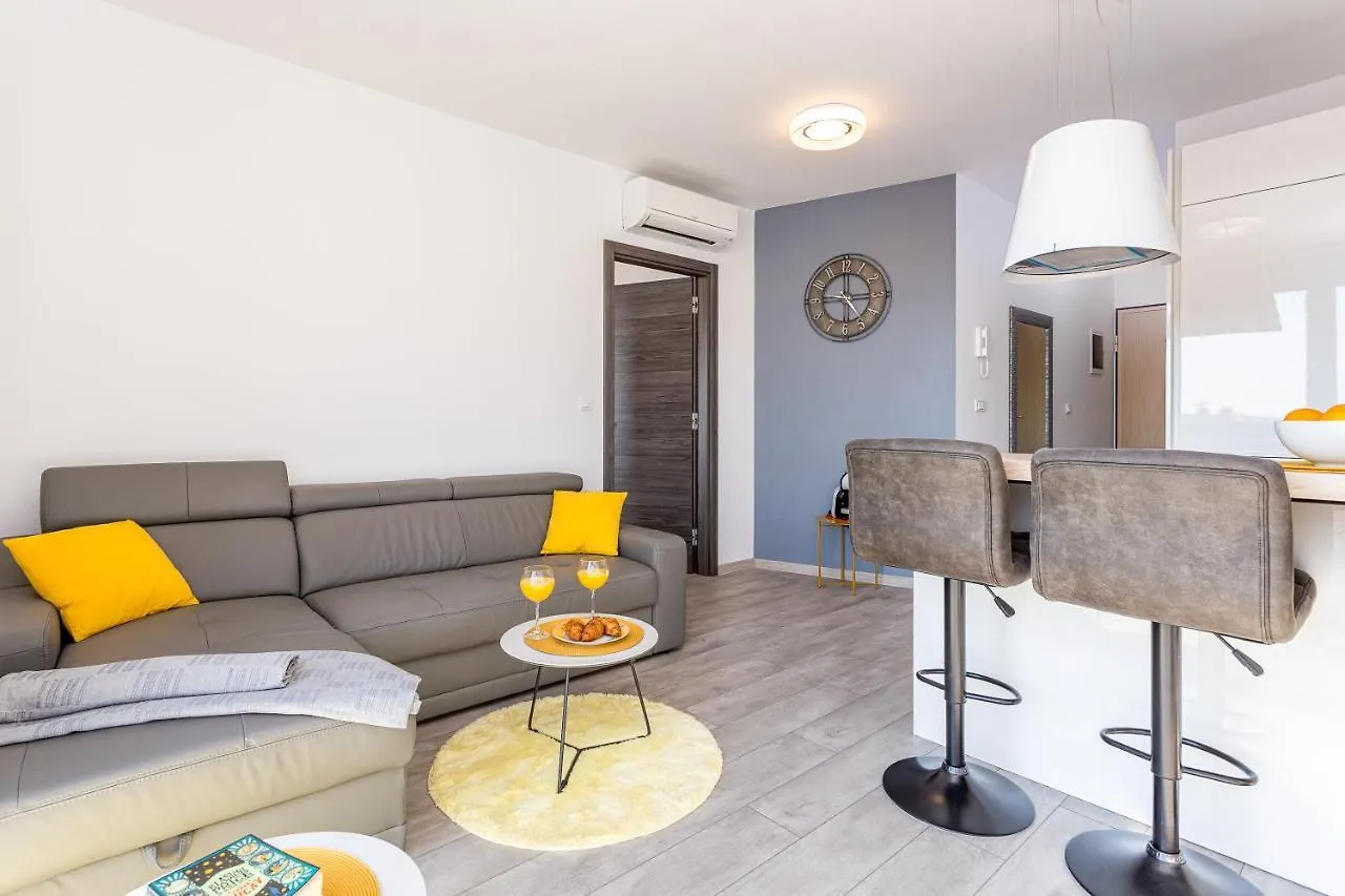 Apartment M****, New City Apartment + Parking Pola Croazia