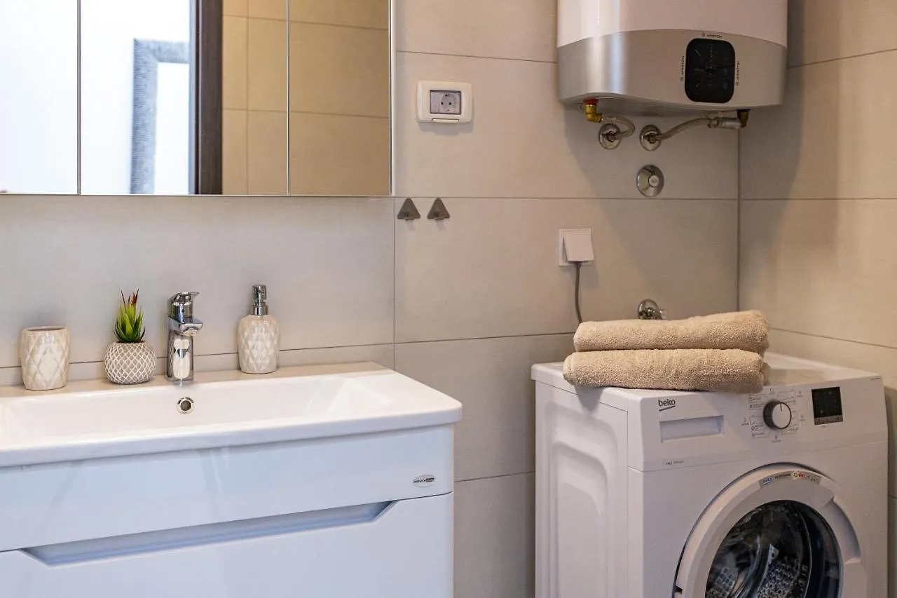 Apartment M****, New City Apartment + Parking Pula 0*,  Croatia