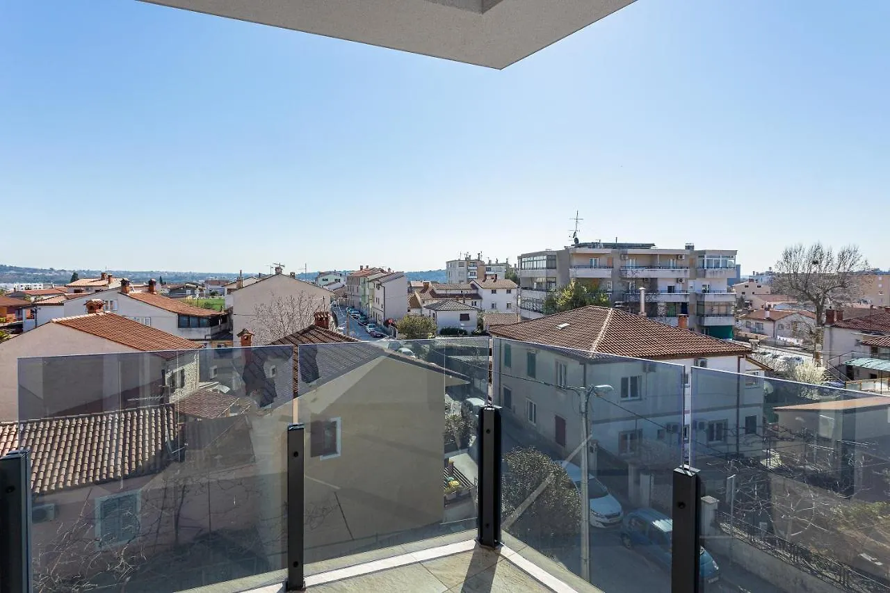 Apartment M****, New City Apartment + Parking Pola 0*,  Croazia