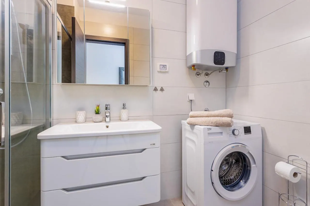 Apartment M****, New City Apartment + Parking Pula